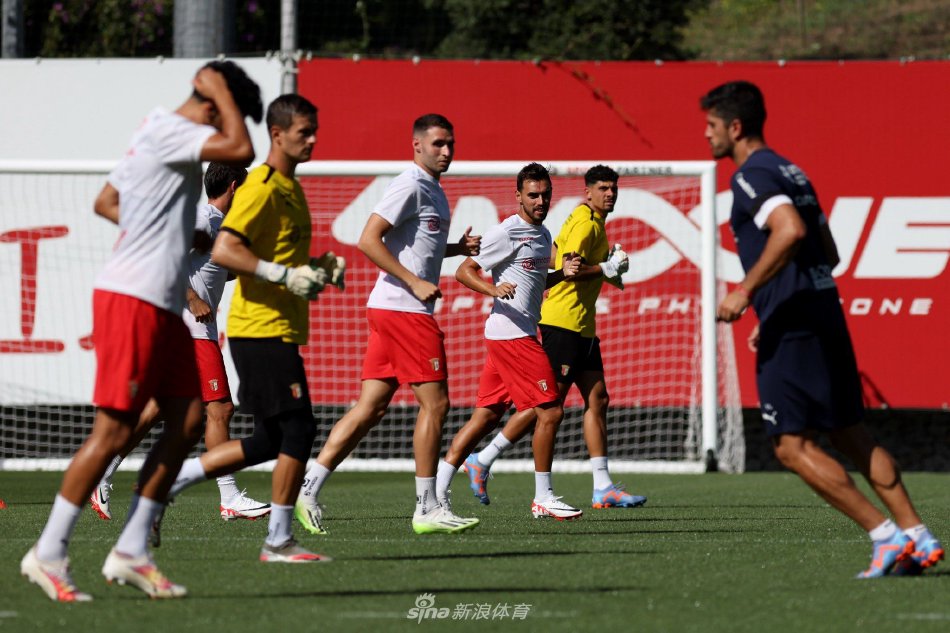 的表现再次 的表现再次