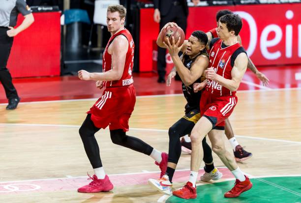 通过他队经 通过他队经